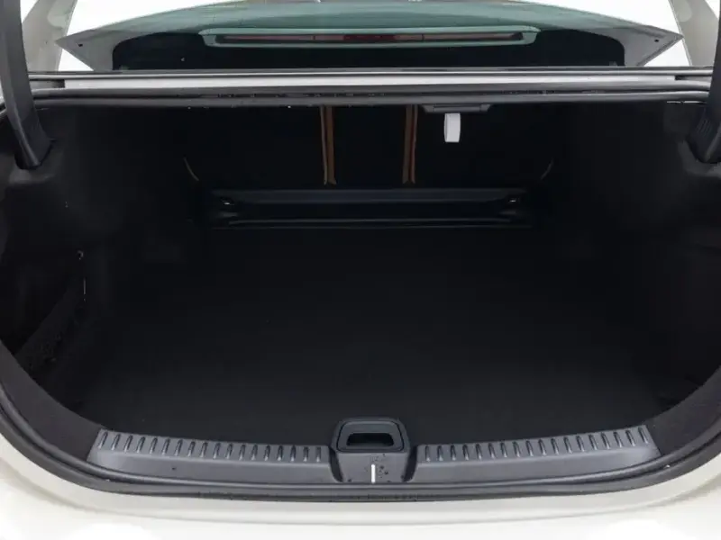 2025 Mercedes-Benz E-Класс с пробегом 1 142 км