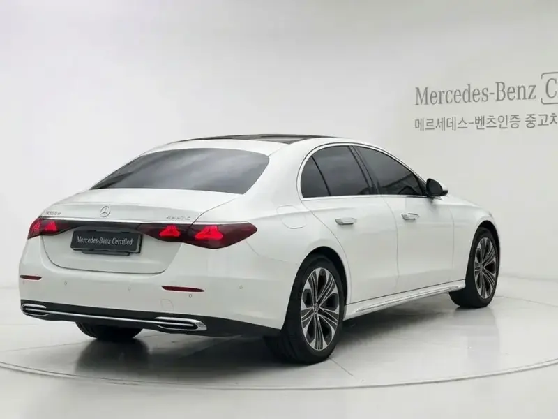 2025 Mercedes-Benz E-Класс с пробегом 9 731 км