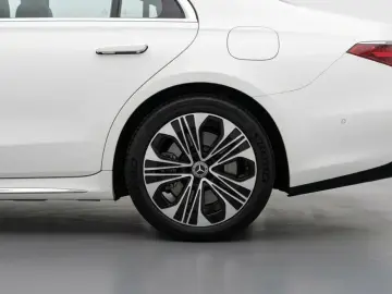 2025 Mercedes-Benz E-Класс с пробегом 9 731 км
