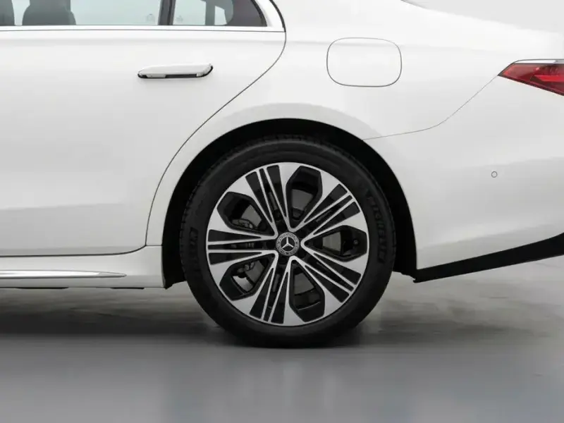 2025 Mercedes-Benz E-Класс с пробегом 9 731 км