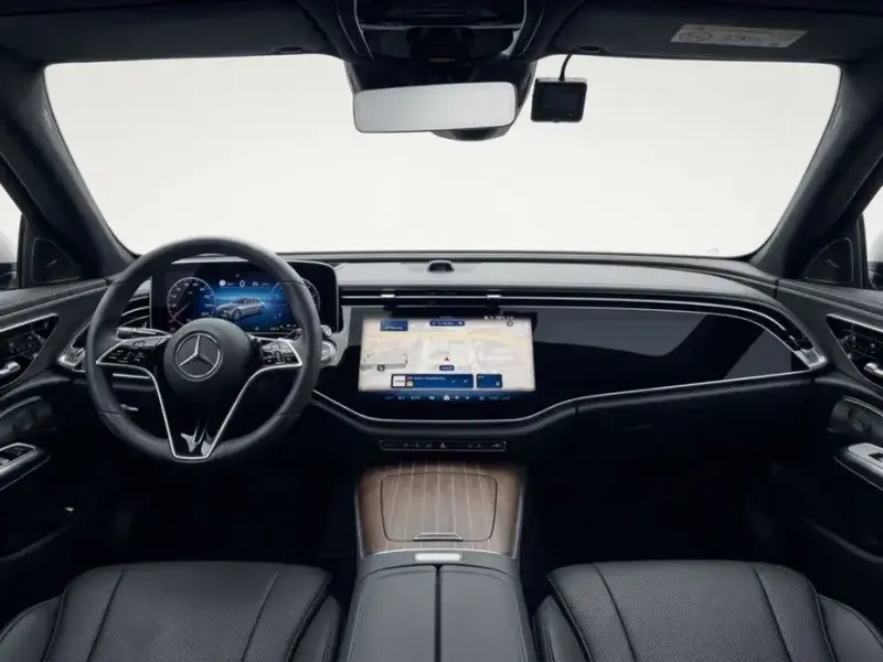 2025 Mercedes-Benz E-Класс с пробегом 9 731 км