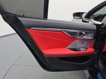 2021 BMW 8 серии с пробегом 106 785 км