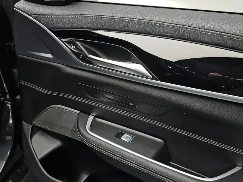 2023 BMW 6 серии с пробегом 25 098 км