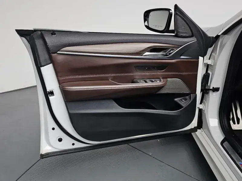 2020 BMW 6 серии с пробегом 140 259 км