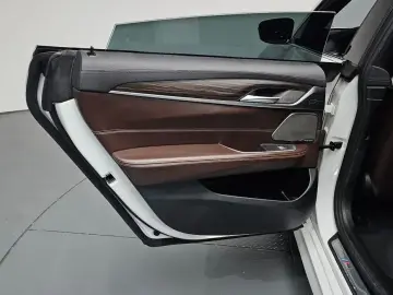 2020 BMW 6 серии с пробегом 140 259 км