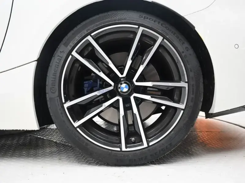 2025 BMW Z4 с пробегом 9 885 км