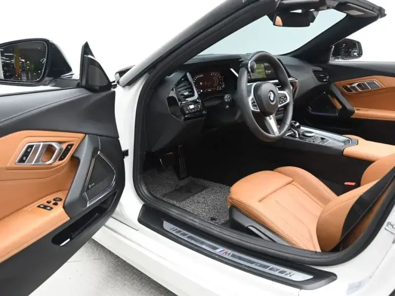 2025 BMW Z4 с пробегом 9 885 км