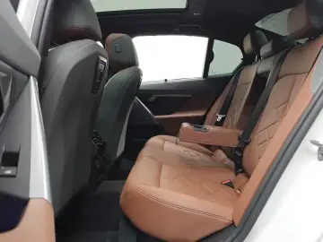 2023 BMW i5 с пробегом 27 830 км