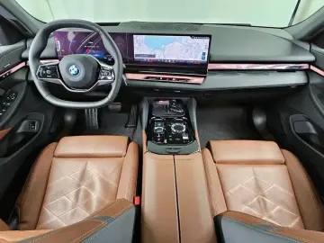 2024 BMW i5 с пробегом 51 623 км
