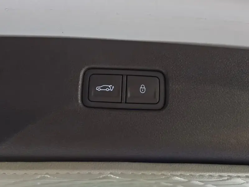 2023 Genesis GV80 с пробегом 75 242 км