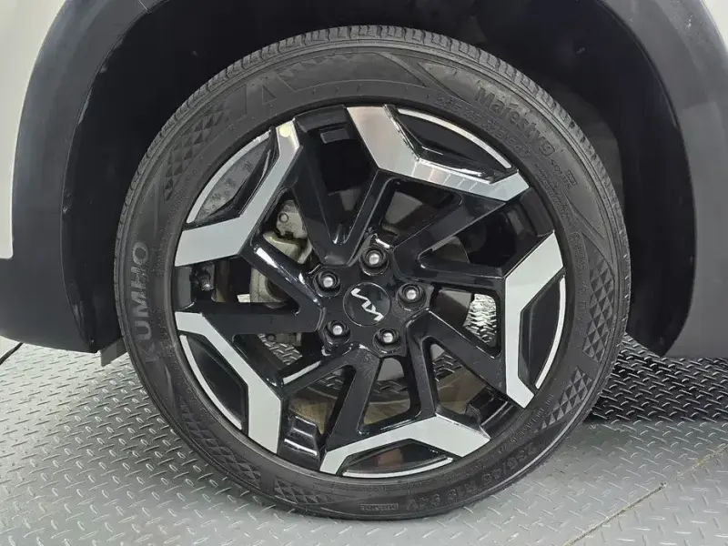 2023 Kia Seltos с пробегом 15 145 км