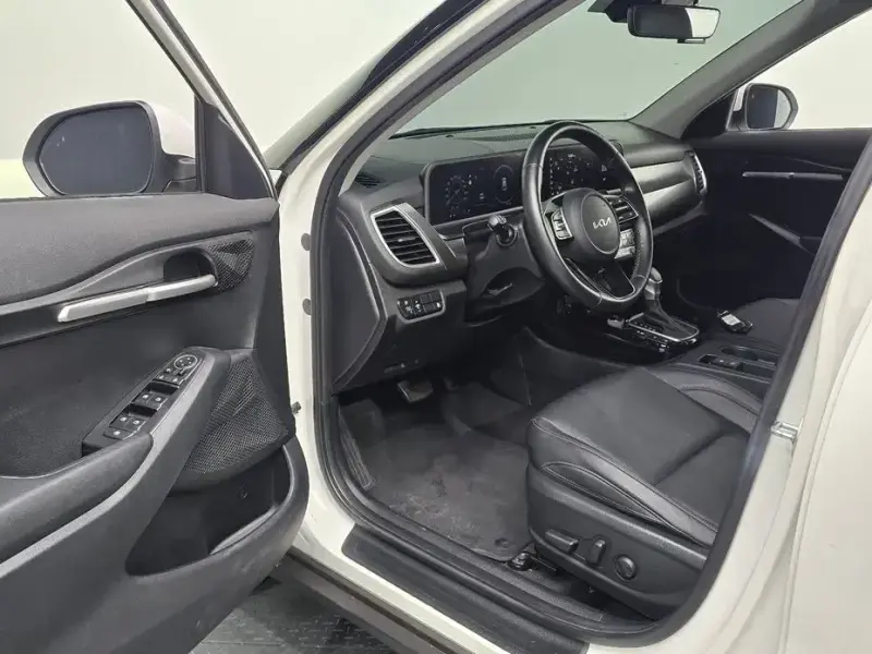 2023 Kia Seltos с пробегом 15 145 км