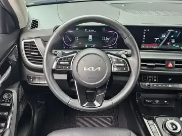 2023 Kia Seltos с пробегом 33 102 км