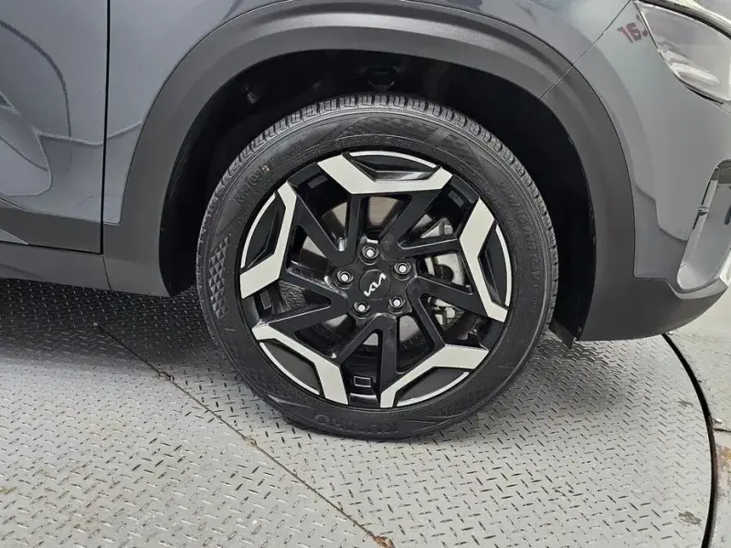 2023 Kia Seltos с пробегом 33 102 км