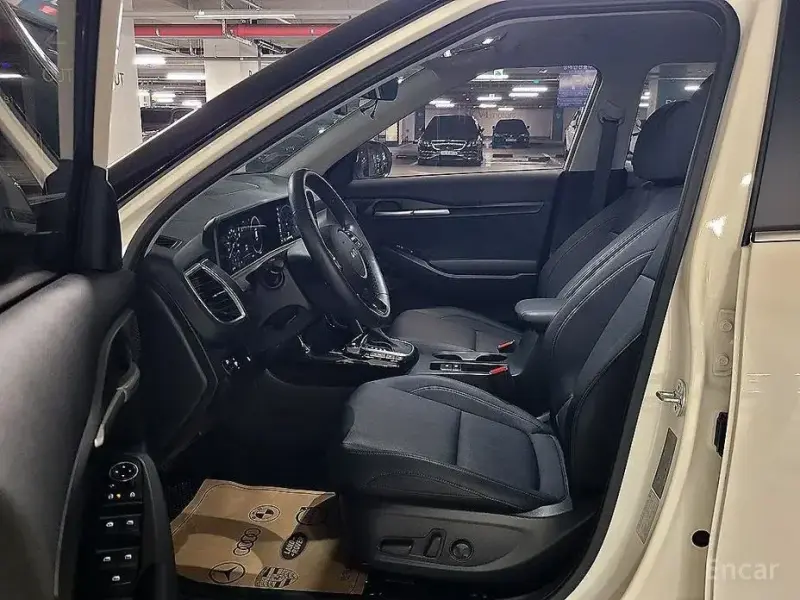 2023 Kia Seltos с пробегом 13 900 км