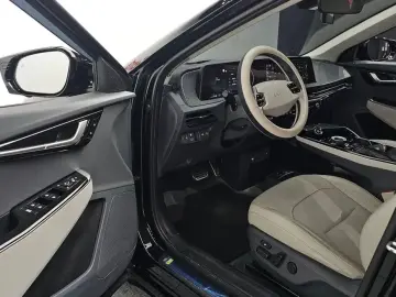 2023 Kia EV6 с пробегом 53 411 км