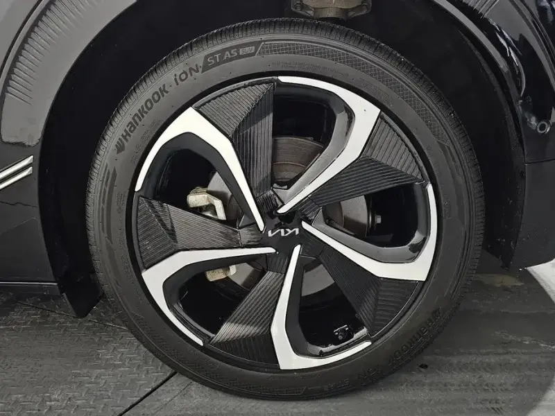 2023 Kia EV6 с пробегом 53 411 км