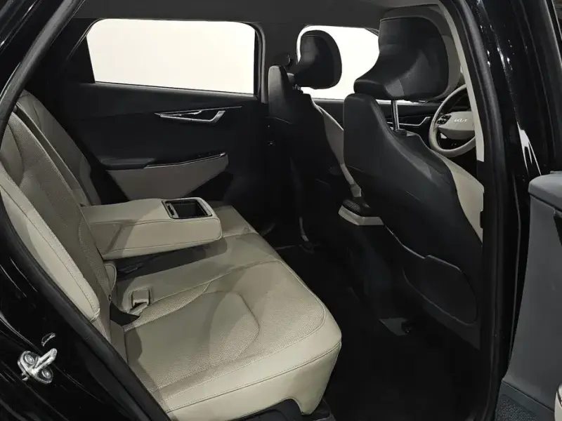 2023 Kia EV6 с пробегом 53 411 км