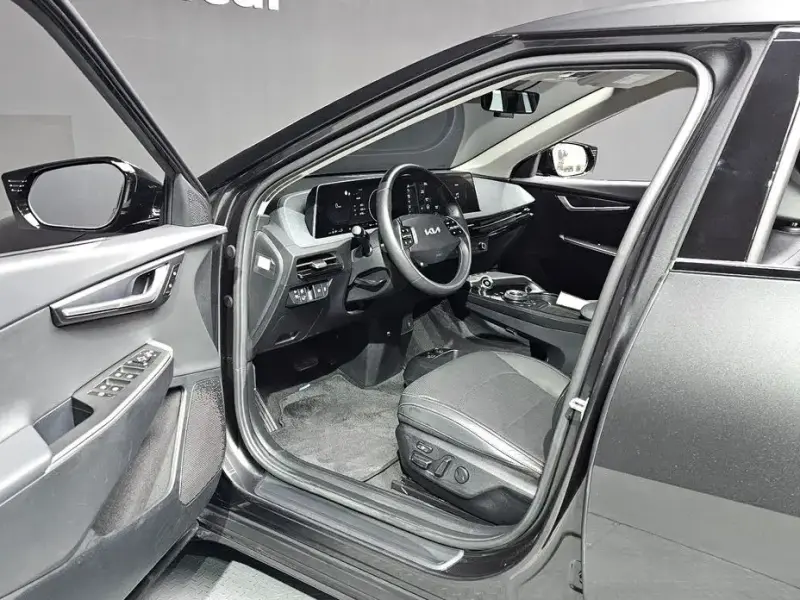 2022 Kia EV6 с пробегом 35 904 км