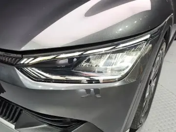 2022 Kia EV6 с пробегом 35 904 км