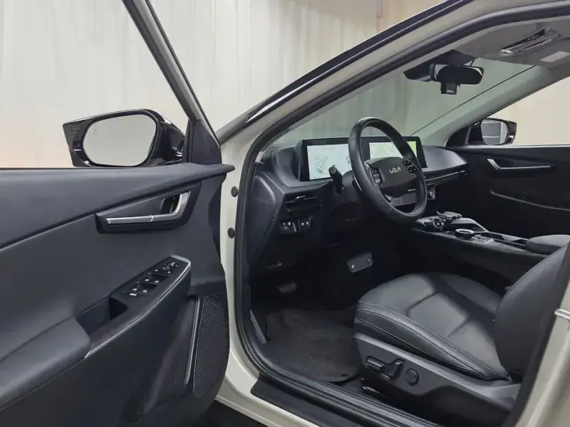 2023 Kia EV6 с пробегом 24 939 км