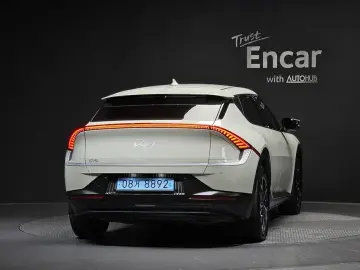 2023 Kia EV6 с пробегом 11 848 км