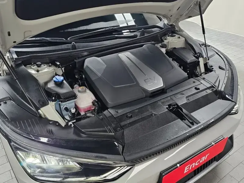 2023 Kia EV6 с пробегом 11 848 км