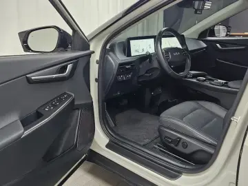 2023 Kia EV6 с пробегом 11 848 км