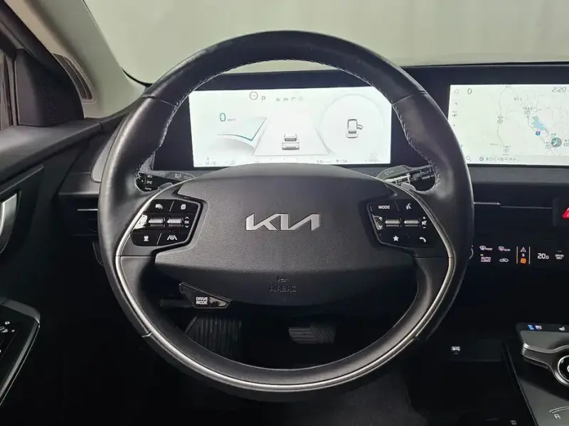 2023 Kia EV6 с пробегом 11 848 км