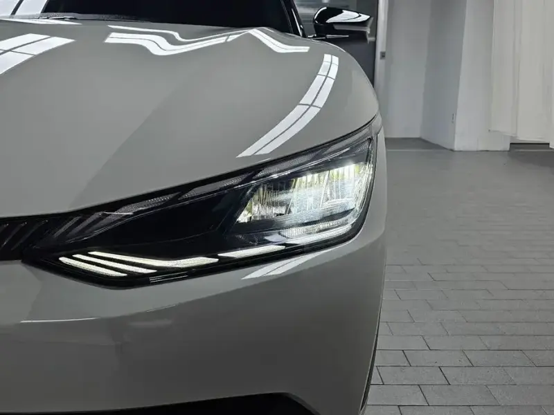 2023 Kia EV6 с пробегом 11 848 км