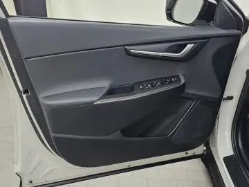 2023 Kia EV6 с пробегом 11 848 км