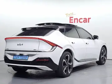 2022 Kia EV6 с пробегом 99 709 км