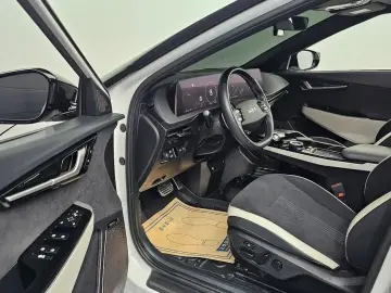 2022 Kia EV6 с пробегом 99 709 км
