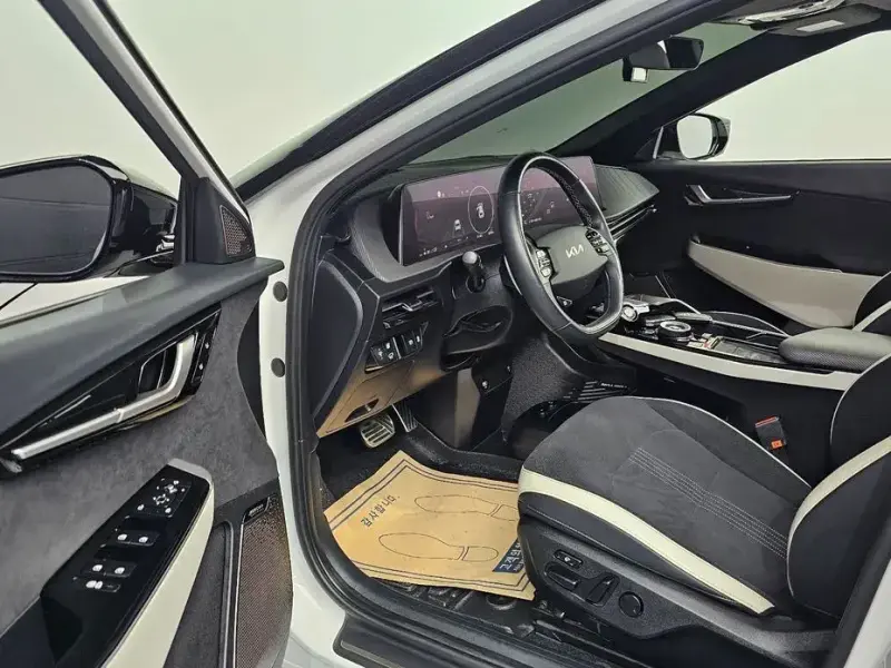 2022 Kia EV6 с пробегом 99 709 км