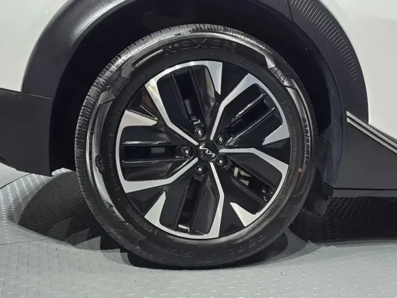 2022 Kia EV6 с пробегом 20 042 км