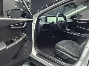 2022 Kia EV6 с пробегом 20 042 км