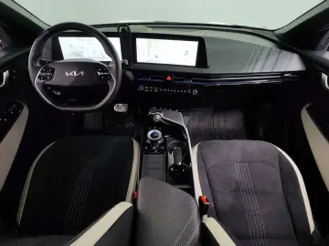 2022 Kia EV6 с пробегом 77 389 км