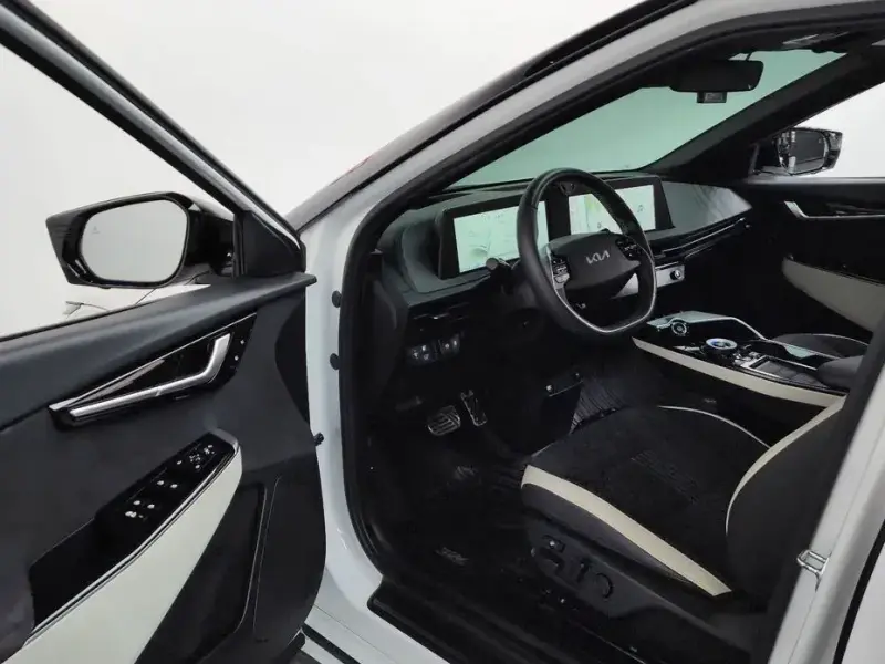 2022 Kia EV6 с пробегом 77 389 км
