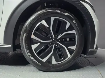 2022 Kia EV6 с пробегом 20 042 км