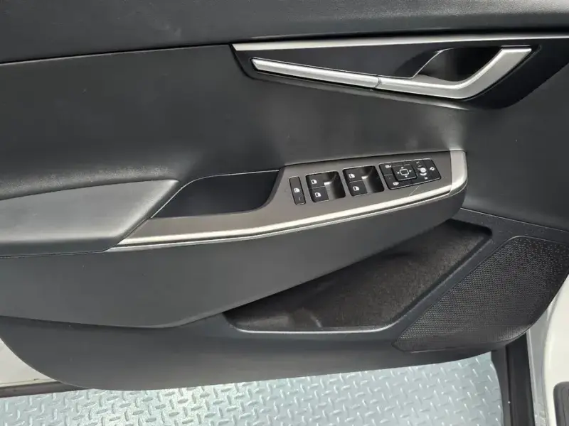 2022 Kia EV6 с пробегом 20 042 км