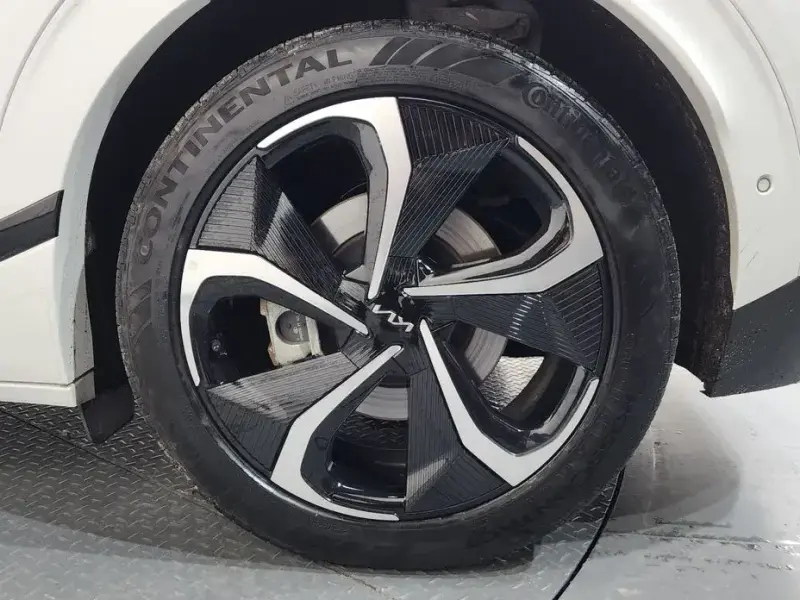 2022 Kia EV6 с пробегом 77 389 км