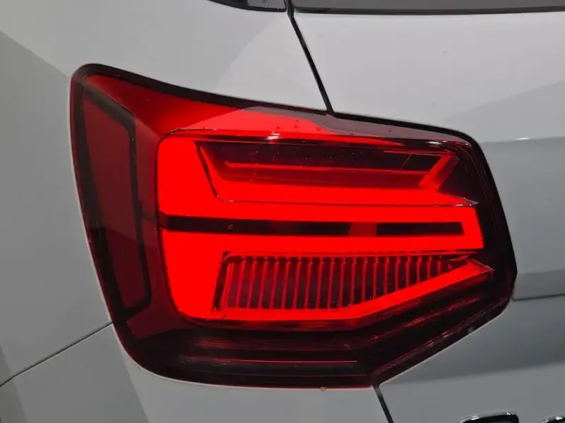 2023 Audi Q2 с пробегом 9 500 км