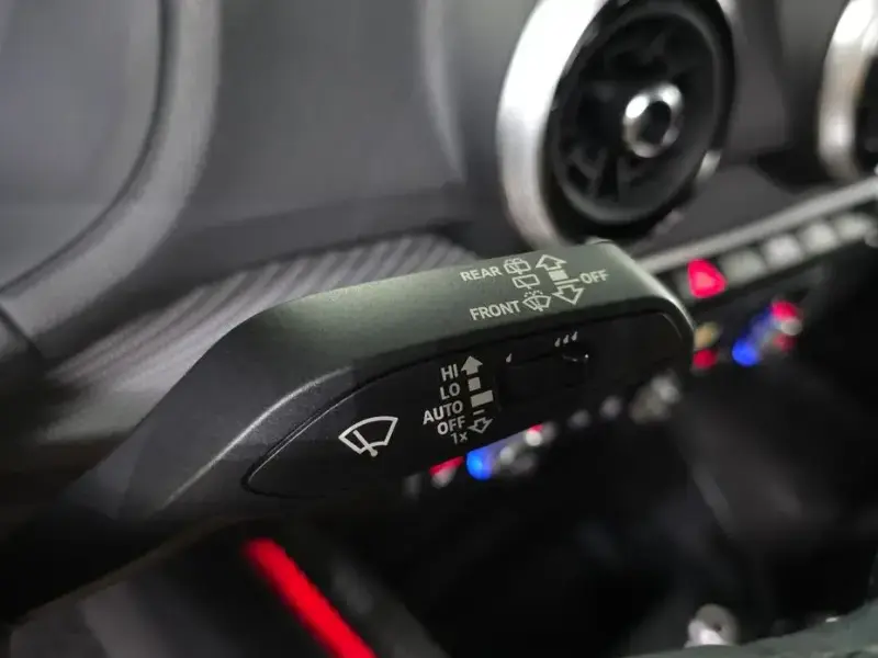 2023 Audi Q2 с пробегом 9 500 км
