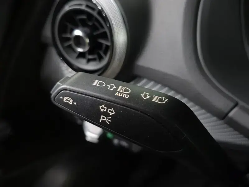2023 Audi Q2 с пробегом 9 500 км