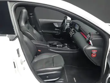 2022 Mercedes-Benz CLA с пробегом 40 692 км