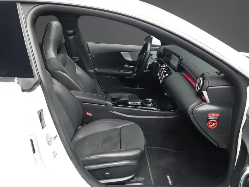 2022 Mercedes-Benz CLA с пробегом 40 692 км