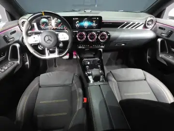 2023 Mercedes-Benz CLA с пробегом 93 650 км