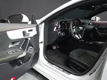 2023 Mercedes-Benz CLA с пробегом 93 650 км