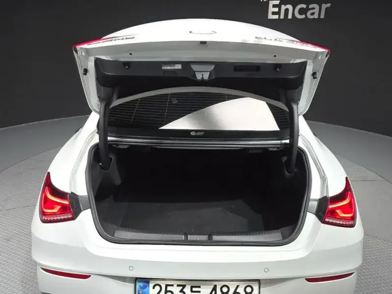2023 Mercedes-Benz CLA с пробегом 93 650 км