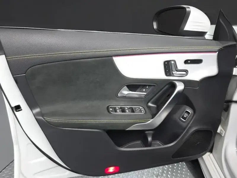 2023 Mercedes-Benz CLA с пробегом 93 650 км
